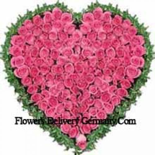 101 Heart Shaped Pink Roses